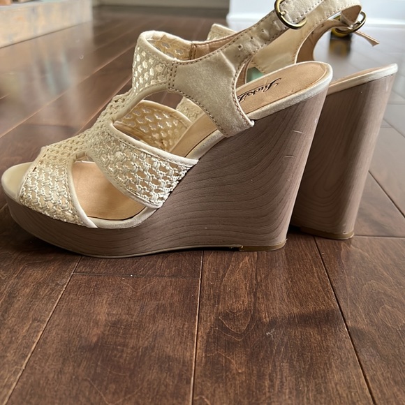 Lucky brand wedge sandals 8.5 - Picture 2 of 4
